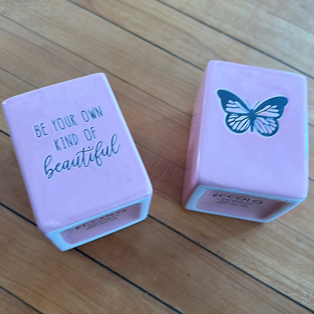 SOLD Makeup brush holder